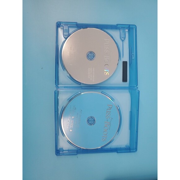 Puss In Boots Movie Blu Ray + DVD Animated DreamWorks 2011 Antonio Banderas - Picture 3 of 4